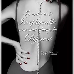 ⚜️ Set of 4 | B&W Boss Lady Prints | Chanel No. 5 | Fashion Quote Wall Art ⚜️